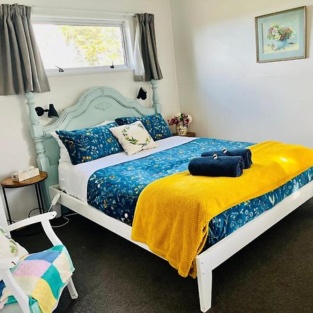 Wattle Creek Studio With Breakfast Basket Amberley Bagian luar foto